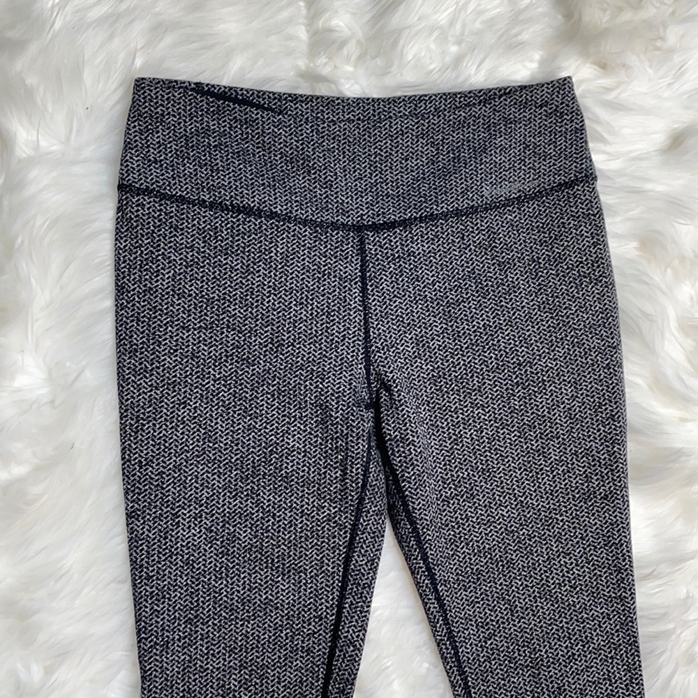 Eddie Bauer Gray Patterned Athletic Leggings - image 2